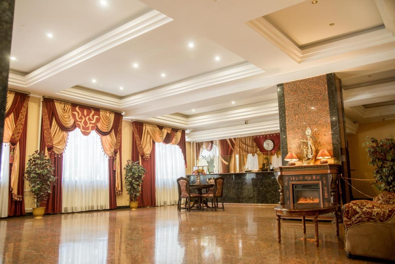 Dniprovski Zori Krementschuk Exterior foto